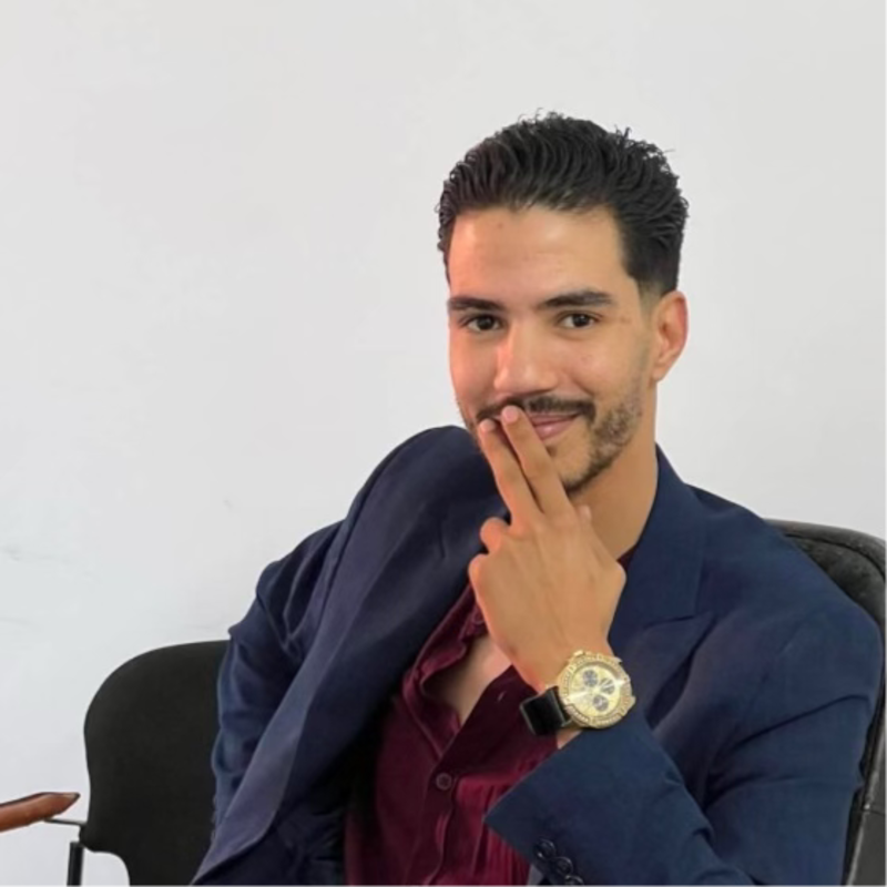 Portrait d'Amine Laanaya, fondateur d'ArtiWeb